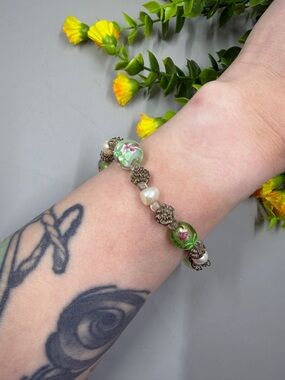 Handcrafted Green Floral Glass Bead Bracelet